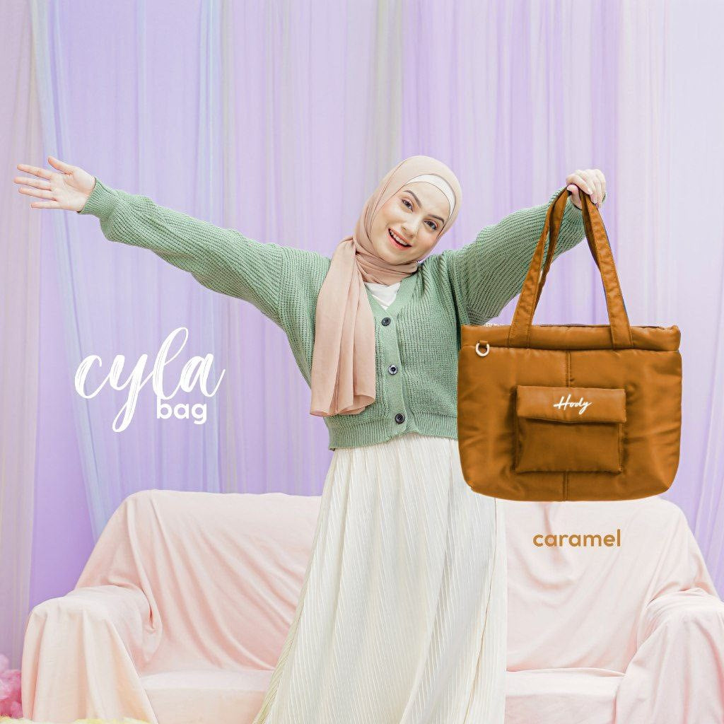 CYLA PUFFY BAG